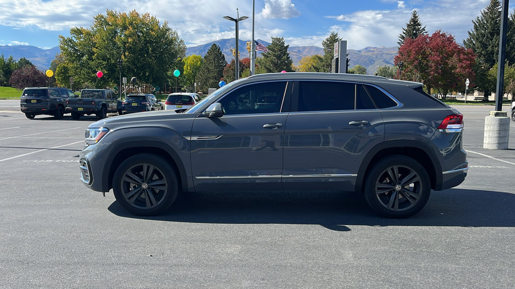 Used 2022 Volkswagen Atlas Cross Sport SEL R-Line AWD/4WD image 6