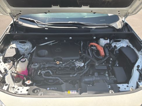 Used 2022 Toyota RAV4 XSE AWD/4WD image 34