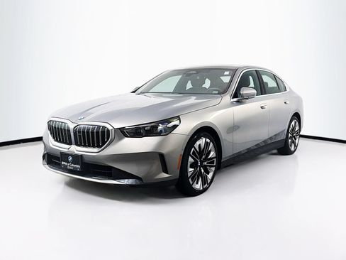 Used 2024 BMW 530i xDrive w/ Premium Package AWD/4WD image 3