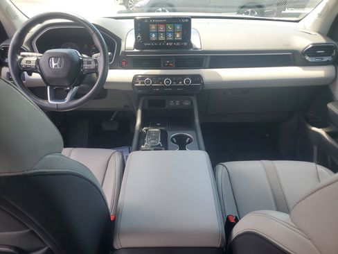 Used 2023 Honda Pilot Touring image 15