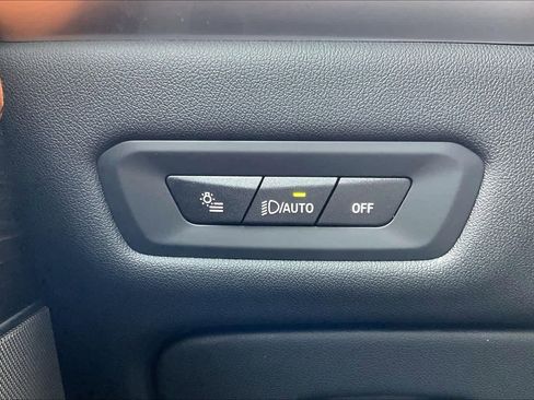 Used 2025 BMW X5 xDrive40i w/ M Sport Package image 37