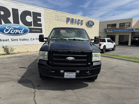 Used 2005 Ford Excursion Limited AWD/4WD image 2