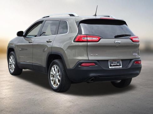 Used 2018 Jeep Cherokee Latitude w/ Cold Weather Group AWD/4WD image 15