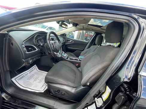 Used 2016 Chrysler 200 Limited w/ Anniversary Edition FWD image 10