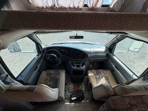 Used 2002 Ford E-350 and Econoline 350 Super Duty image 23