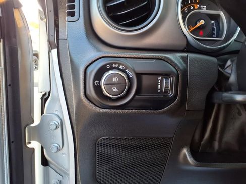 Certified 2023 Jeep Gladiator Sport image 20