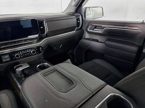 Used 2022 Chevrolet Silverado 1500 RST AWD/4WD image 23