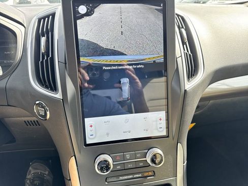 New 2024 Ford Edge SE w/ Black Appearance Package image 9