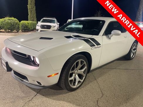 Used 2015 Dodge Challenger SXT Plus image 7