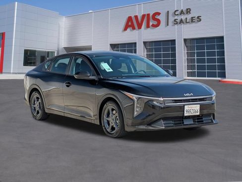 Used 2025 Kia K4 FWD image 3
