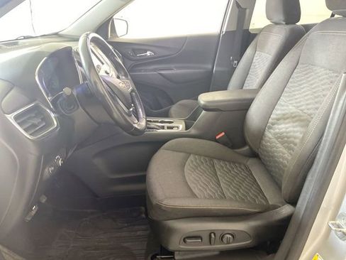 Used 2019 Chevrolet Equinox LT w/ Driver Convenience Package image 24