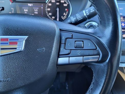 Used 2023 Cadillac XT4 Premium Luxury image 9
