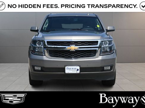 Used 2019 Chevrolet Suburban LT RWD image 2