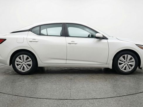 Used 2025 Nissan Sentra S FWD image 11