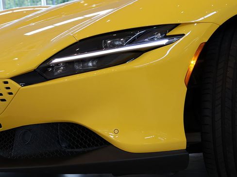 Certified 2025 Ferrari Roma Spider RWD image 19