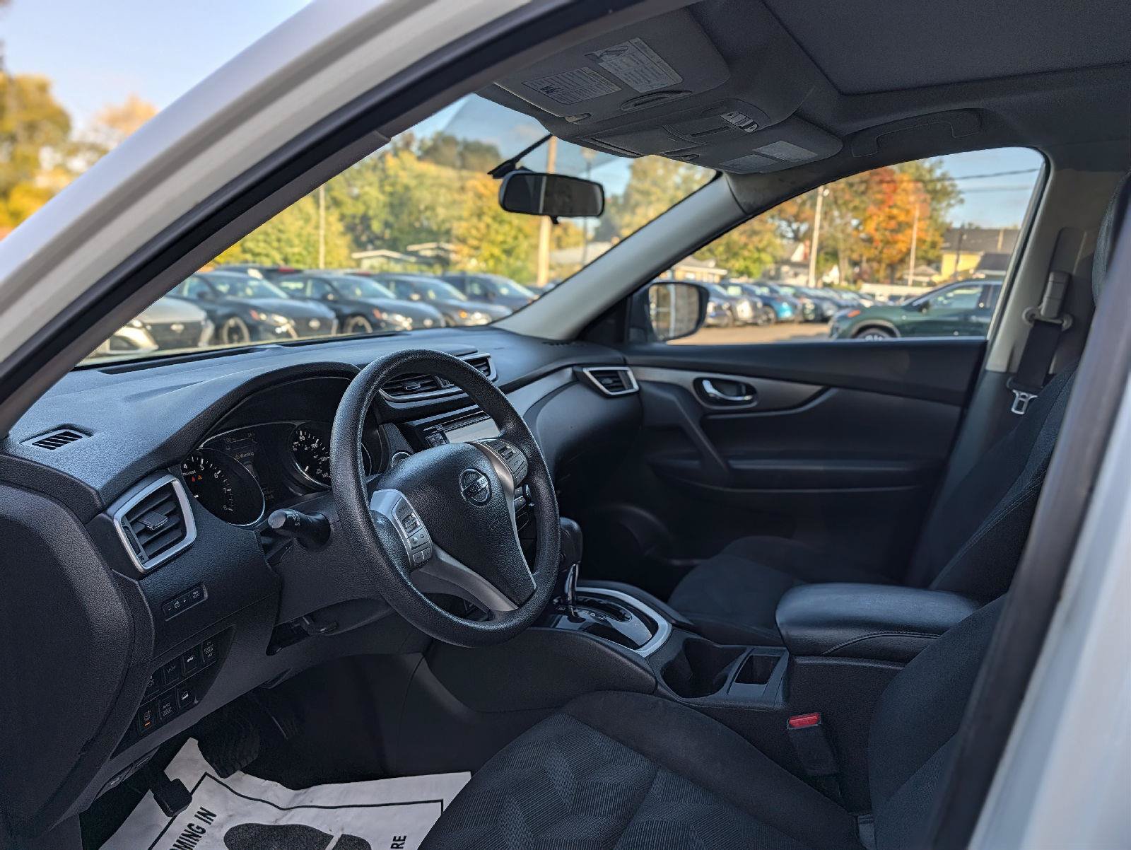 Used 2014 Nissan Rogue SV w/ SV Premium Package AWD/4WD image 17