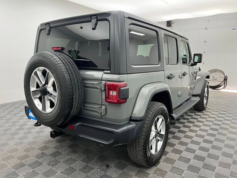 Used 2018 Jeep Wrangler Unlimited Sahara image 10