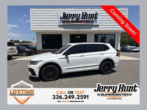 Used 2023 Volkswagen Tiguan SE R-Line FWD image 1