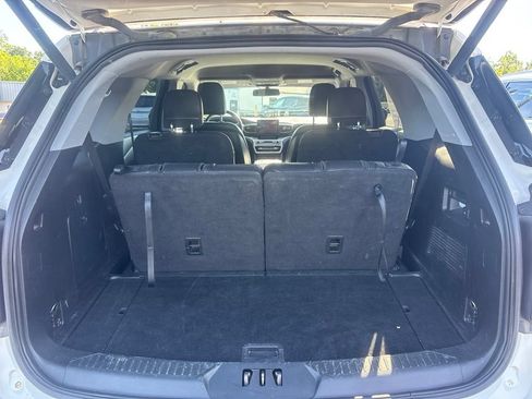 Used 2020 Ford Explorer XLT w/ Equipment Group 202A AWD/4WD image 11