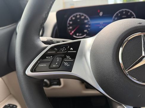 Used 2026 Mercedes-Benz GLB 250 4MATIC image 27