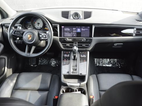 Certified 2022 Porsche Macan S AWD/4WD image 12