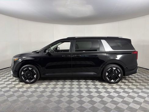 Used 2025 Kia Carnival EX FWD image 9
