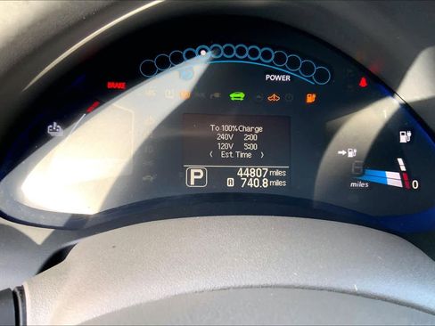 Used 2012 Nissan Leaf SL image 25