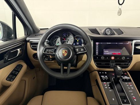New 2026 Porsche Macan image 23