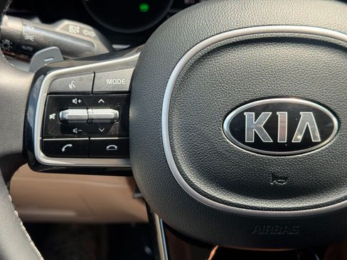 Used 2021 Kia Sorento S FWD image 19