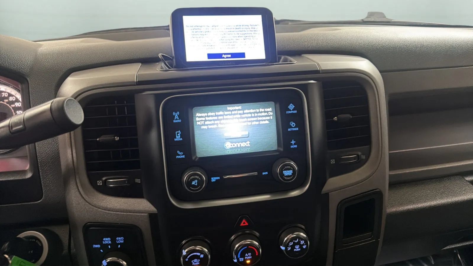 Used 2016 RAM 2500 Tradesman w/ Chrome Appearance Group AWD/4WD image 13