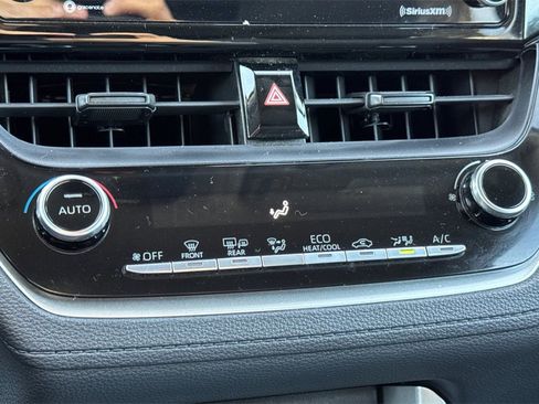 Certified 2022 Toyota Corolla Cross LE image 18