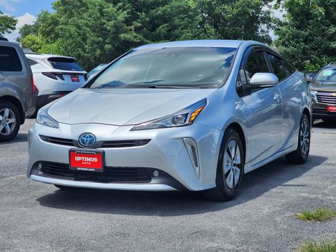 Used 2021 Toyota Prius XLE AWD/4WD image 3
