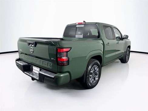 Used 2024 Nissan Frontier SL w/ Technology Package RWD image 2