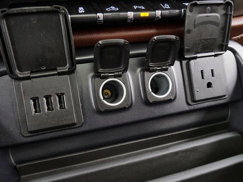 Used 2015 Chevrolet Silverado 3500 High Country w/ Duramax Plus Package image 30