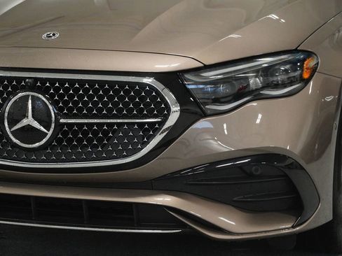 New 2026 Mercedes-Benz E 350 4MATIC Sedan image 9