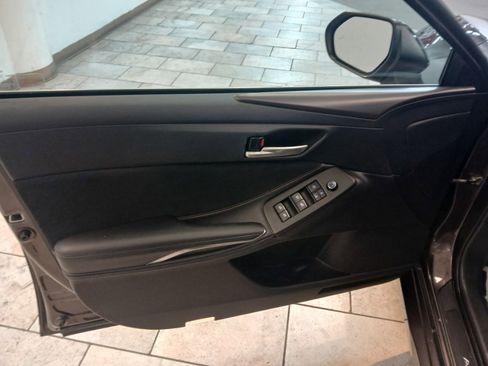 Used 2019 Toyota Avalon XSE image 17