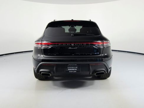Certified 2025 Porsche Macan image 9