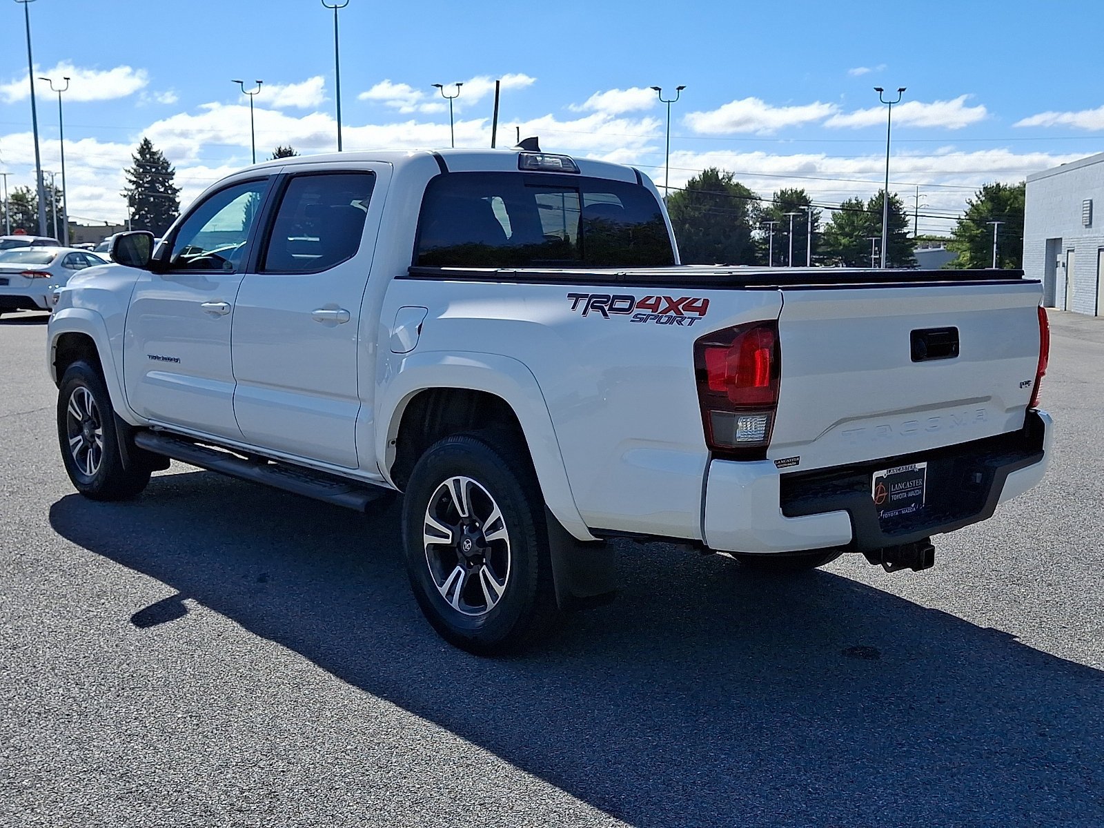 Used 2018 Toyota Tacoma TRD Sport AWD/4WD image 5