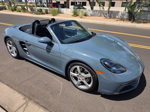 Used 2017 Porsche 718 Boxster RWD image 33