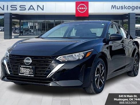 Used 2024 Nissan Sentra SV image 3