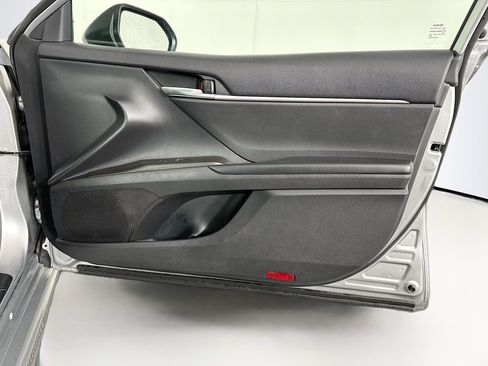 Used 2022 Toyota Camry SE image 30