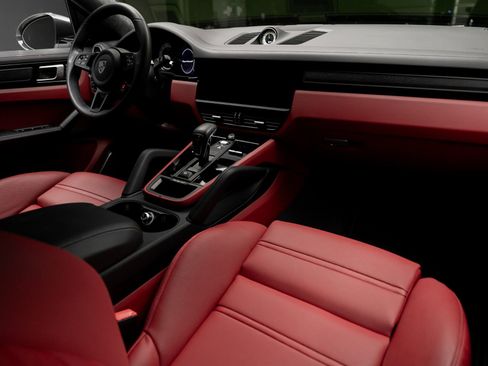 Used 2022 Porsche Cayenne Turbo GT AWD/4WD image 67