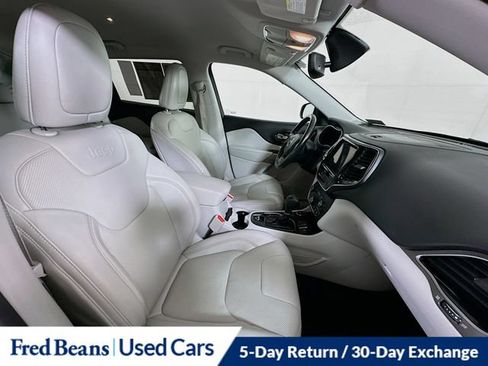 Used 2020 Jeep Cherokee Limited AWD/4WD image 32