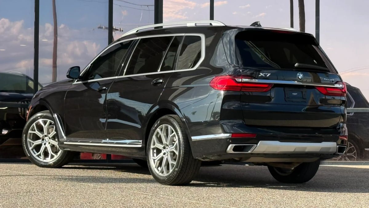 Used 2020 BMW X7 xDrive40i w/ Cold Weather Package AWD/4WD image 7