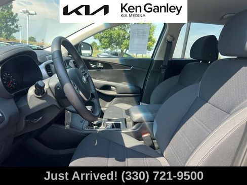 Used 2019 Kia Sorento S AWD/4WD image 11
