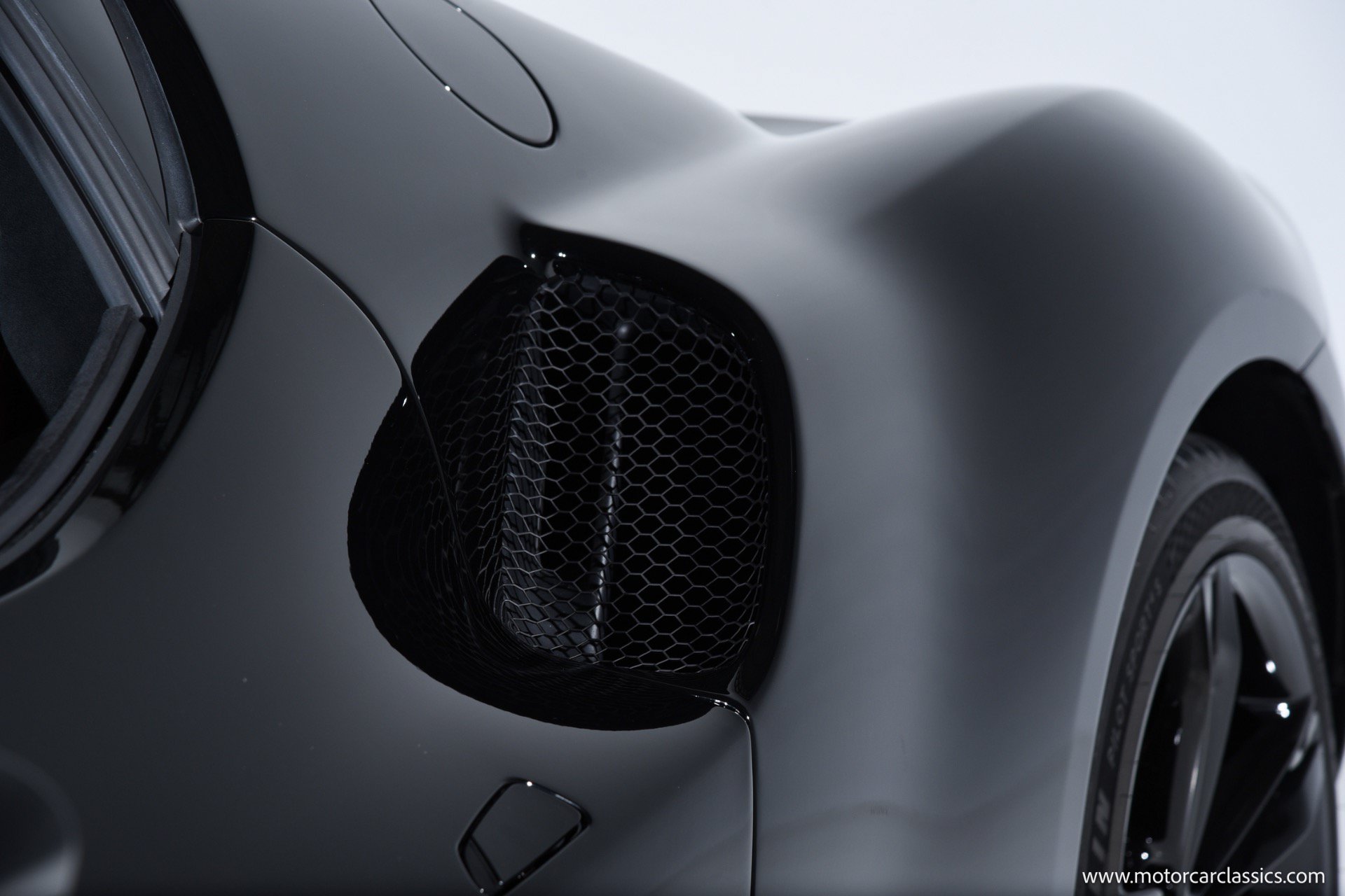 Used 2023 Ferrari 296 GTB RWD image 16