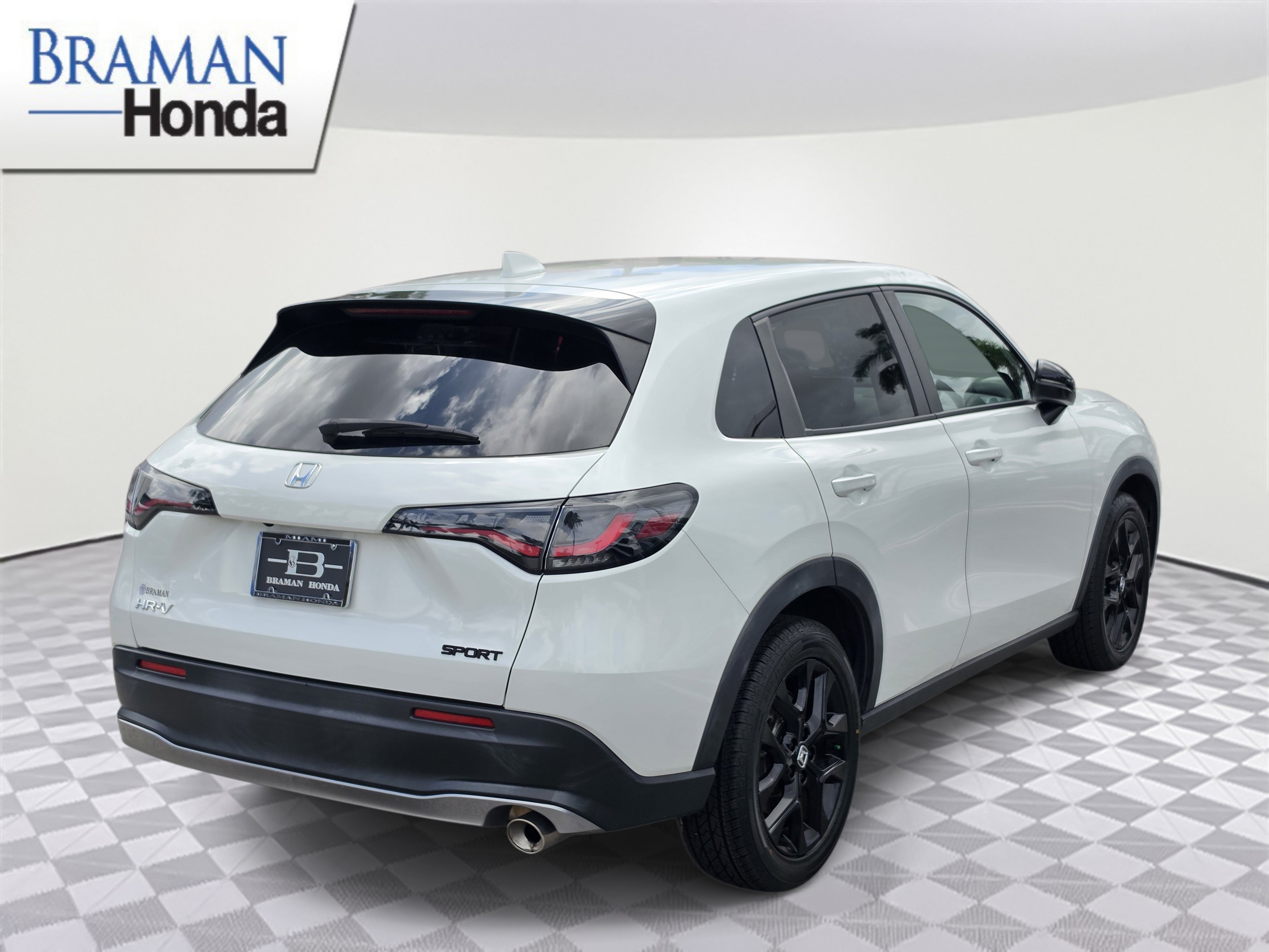 Certified 2024 Honda HR-V Sport image 4