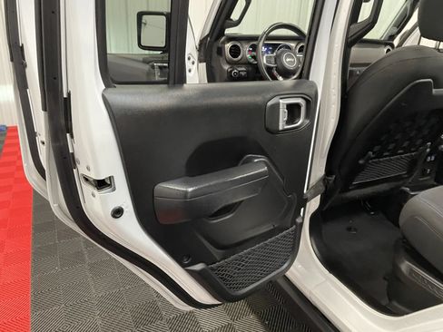 Used 2022 Jeep Wrangler Unlimited Rubicon 4xe AWD/4WD image 40