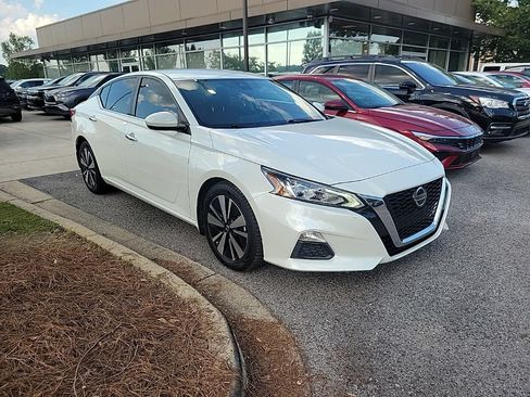 Used 2022 Nissan Altima 2.5 SV FWD image 2