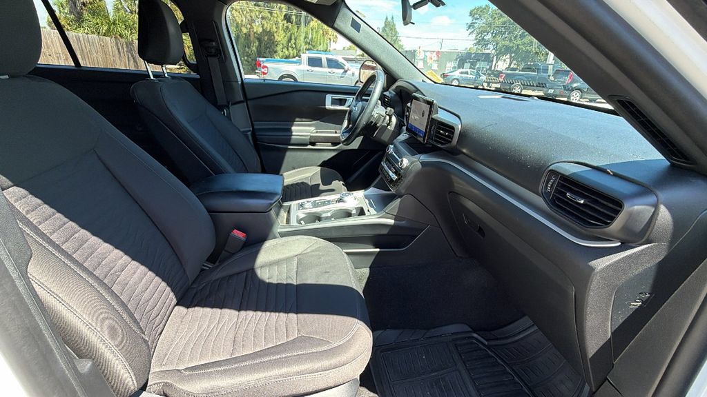 Used 2020 Ford Explorer XLT w/ Comfort Package AWD/4WD image 30